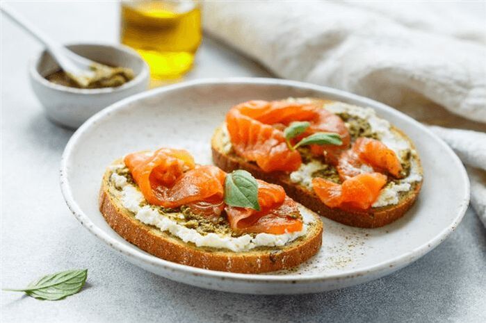 tostadas de salmón