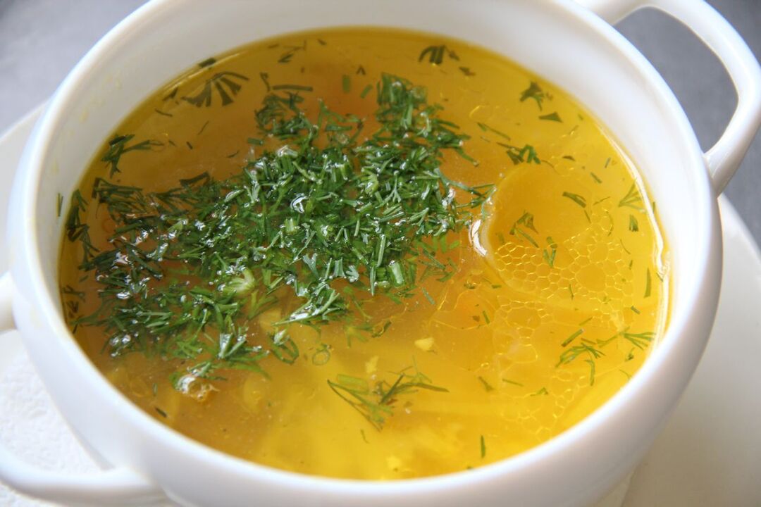 Caldo de polo tailandés para aqueles que seguen a dieta Dukan