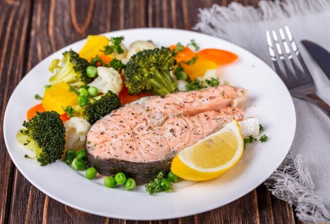 Peixe de vapor con verduras
